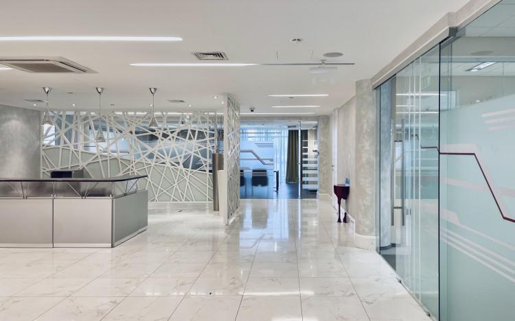 Вид ресепшн на этаже